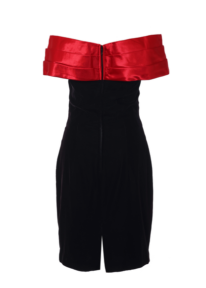 Red bow velvet dress